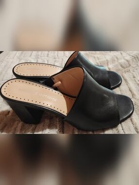 Adrienne Vittadini Black Leather Open-Toe Block Heel Mules